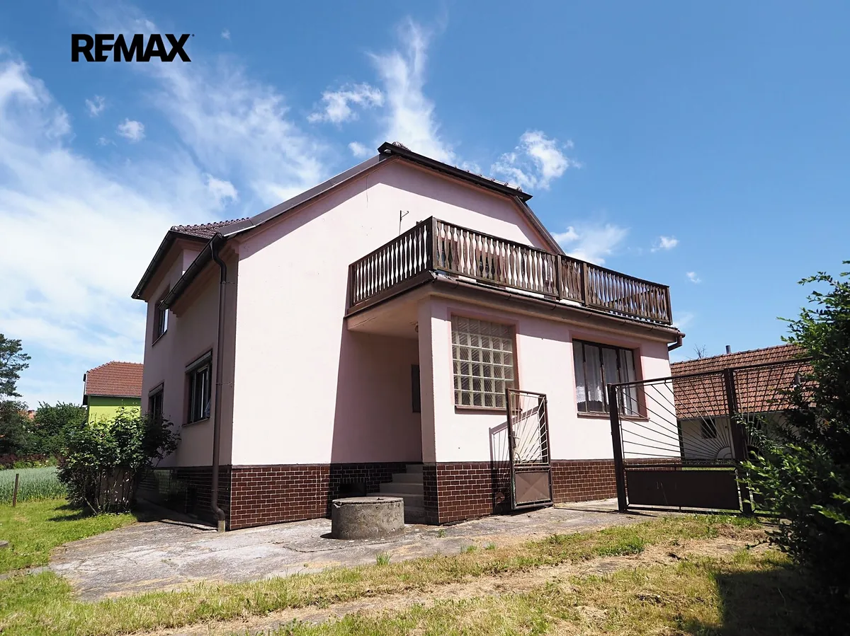 Pronájem rodinného domu 197 m², pozemek 1010 m²